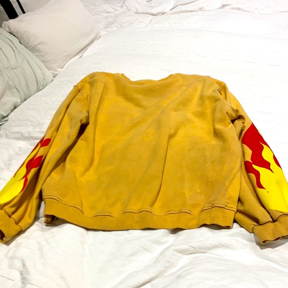 Super cool crew neck sweatshirt from Urban Outfitters - Picture 3 of 3
